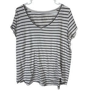 Torrid 1 Women's Classic Fit Black White Striped Top Short Sleeve V Neck Shirt